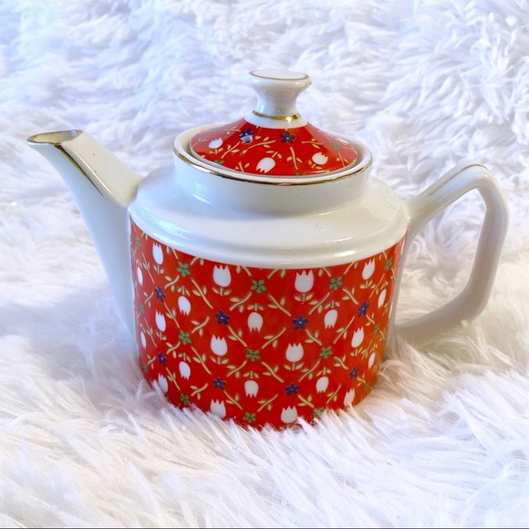 Vintage John Wagner & Sons 2 Cup Tulip Print Porcelain Small Teapot Red/White